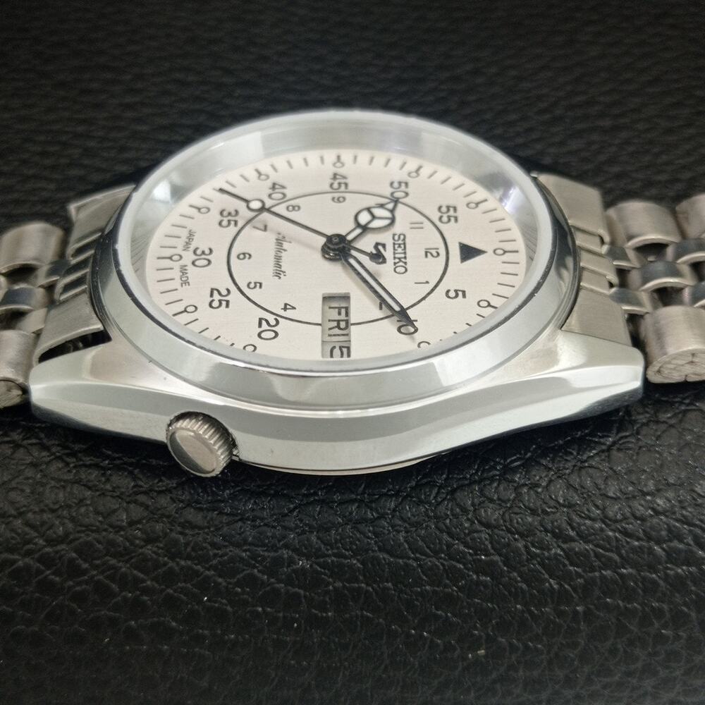 Vintage 1979 Seiko Automatic Mens Silver Watch W/daydate & Black accents - Picture 5 of 9